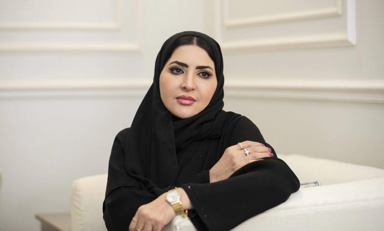 رئيس مجلس إدارة الجمعية السعودية للفنون التشكيلية الدكتورة هناء الشبلي
